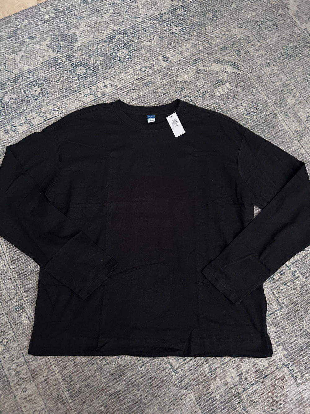 NWT sold out Tall Medium Old Navy Long Sleeve Vintage Crewneck Tee